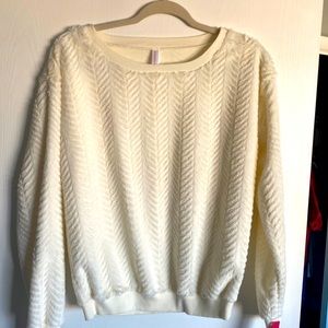 Xhilaration White Fuzzy Pullover Sweater, Medium, New with tags
